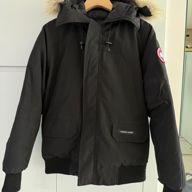 캐나다쿠스 블랙 패딩 M