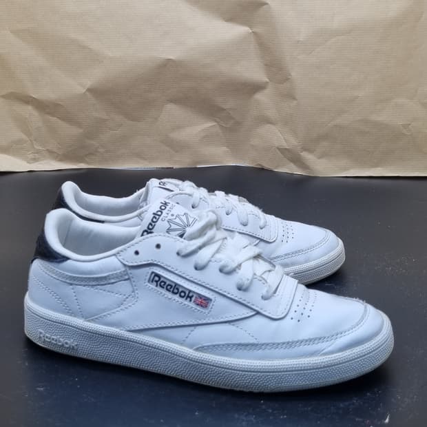 리복. 클럽c 85 여성스니커즈235 