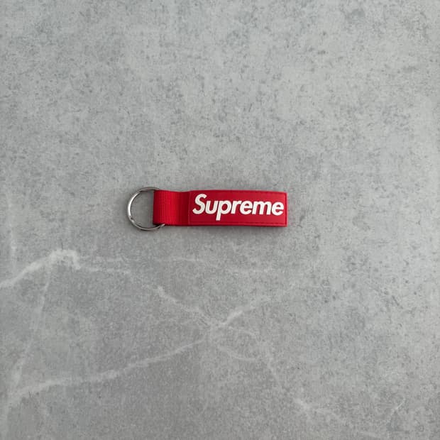 슈프림 웨빙 키체인 레드 - 20FW