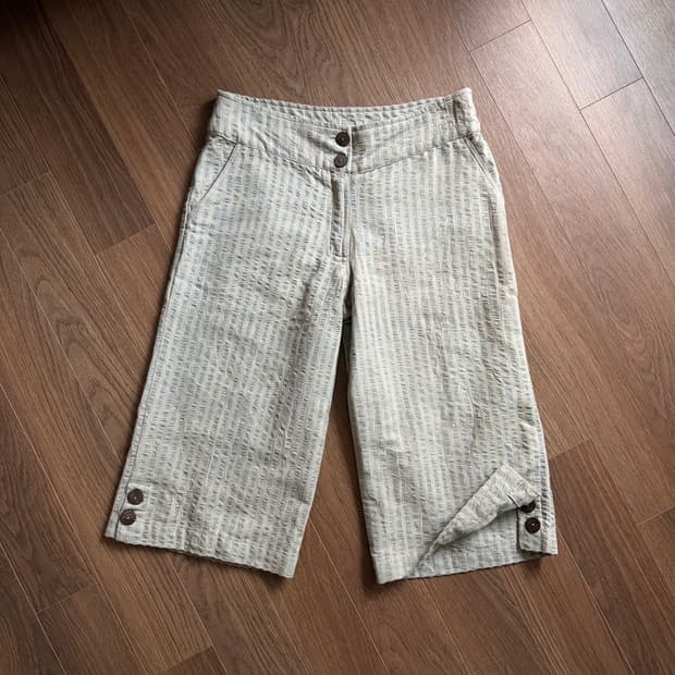 stripe patterned half pants