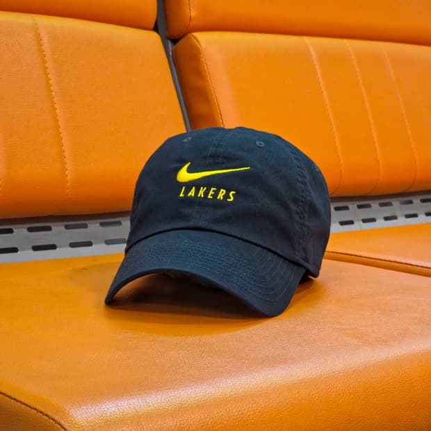 나이키 레이커스 볼캡 모자