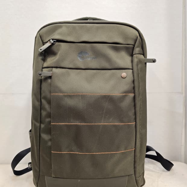 네파 카키색 백팩
