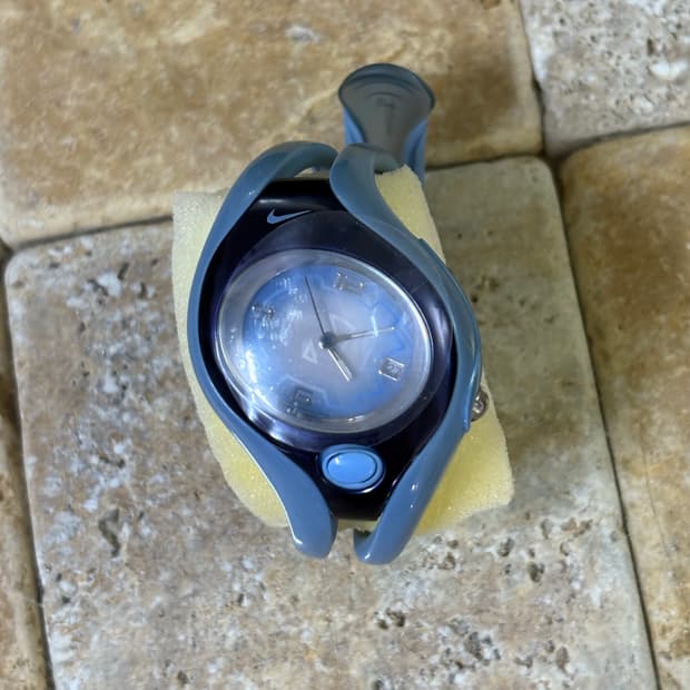 나이키 트라이엑스 시계