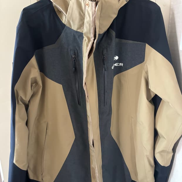 아이더 바람막이