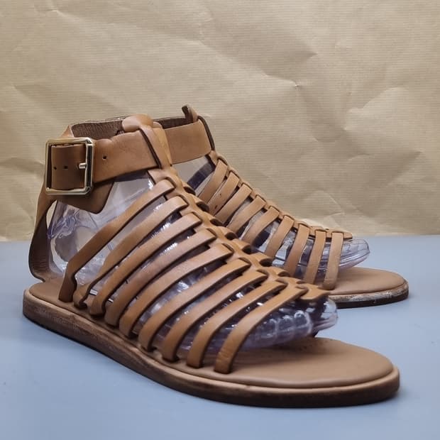 클락스 가죽 스트랩샌들240