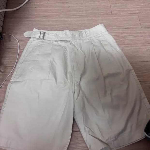 무신사 스탠다드 코튼 크루카 쇼트팬츠팝니다.