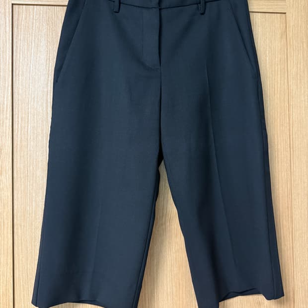 미우미우 카프리팬츠