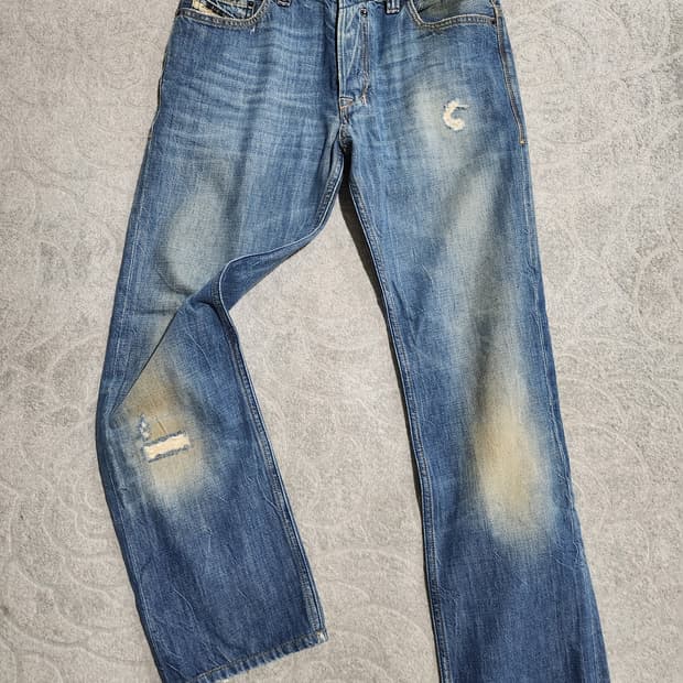 **디젤(Diesel) 빈티지 데미지 워싱 진 28