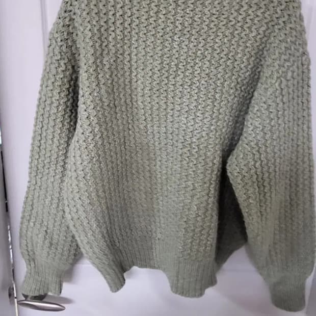 웨이비니스 페일그린 니트