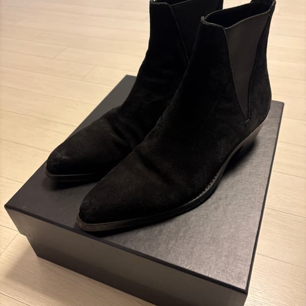 44) 생로랑 스웨이드 첼시부츠