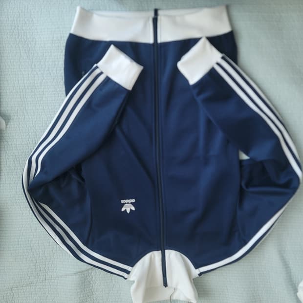 아디다스 트랙탑