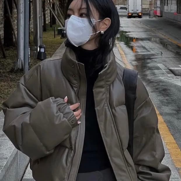 트리밍버드 덕다운 레더숏패딩 모카브라운