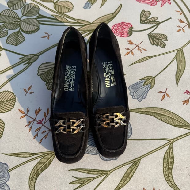 살라토레 페레가모 스웨이드 펌프스 로퍼