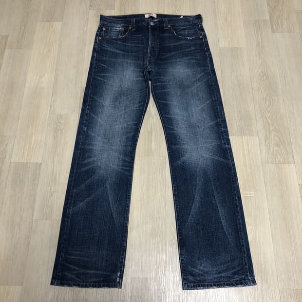 (34) 리바이스 08501-0372 스트레이트핏 하드 워시드 중청 데님