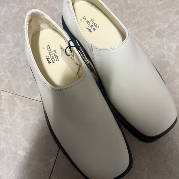 40사이즈 자라 스튜디오니콜슨 로퍼 화이트 비브람