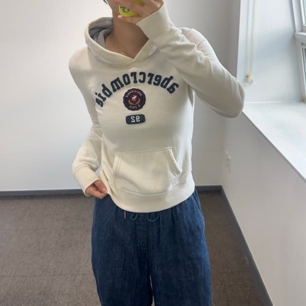 Abercrombie 아베크롬비 스펠아웃 로고 아이보리 후드티 