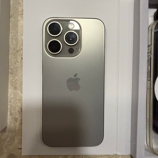 아이폰 15프로 128기가 네추럴 티타늄