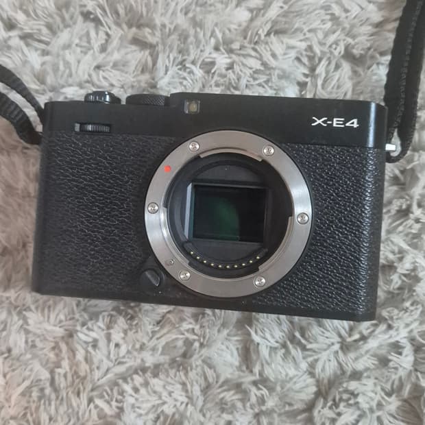 후지필름 X-E4 블랙 카메라 판매(작례 있음)