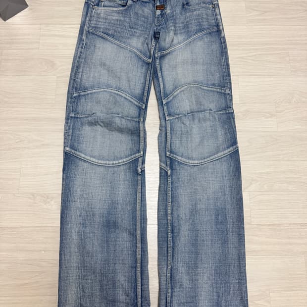[L] 발렌시아가 로우웨이스트 피티드 데님