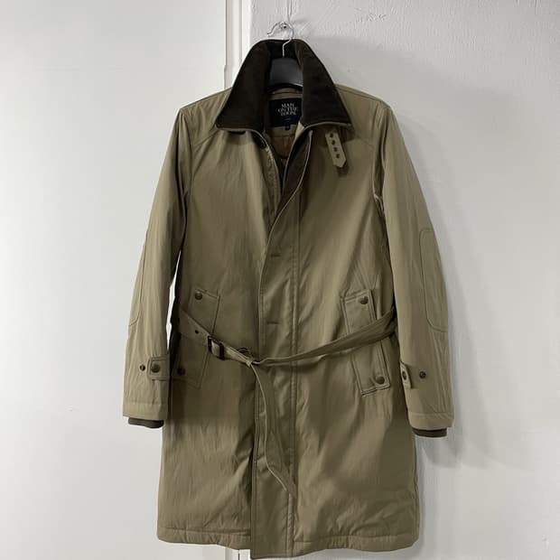 맨온더분 코듀로이 카라 벨티드 구스다운 코트