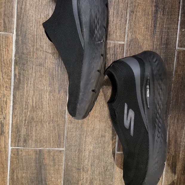 스케쳐스 울트라 고 블랙 운동화245