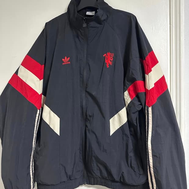 아디다스 맨유 윈드브레이커 바람막이