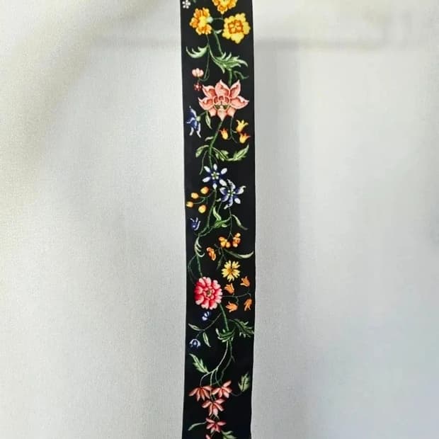 디올 플뢰르 미차 실크 스카프