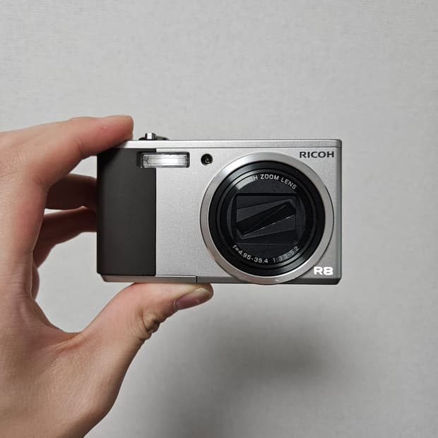(장원영 디카) 리코 R8 디카 RICOH R8 디지털카메라