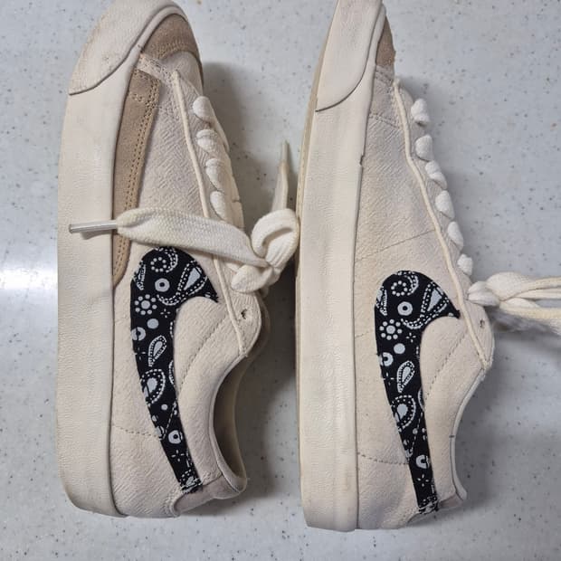 나이키 블레이저77 빈티지 페이즐리 스우시