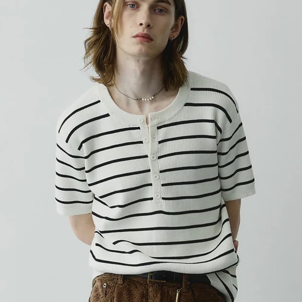 노이어 리브드 헨리넥 하프 니트