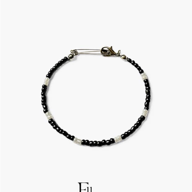 Ellavo Black Pearline Beads Bracelet
