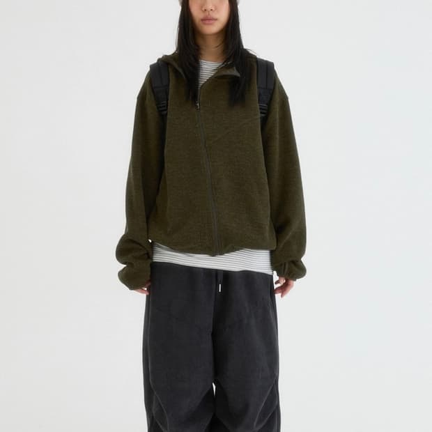 베르그 서울 후드집업