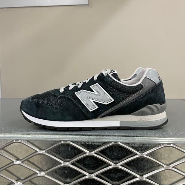 뉴발란스 996 블랙 실버 250