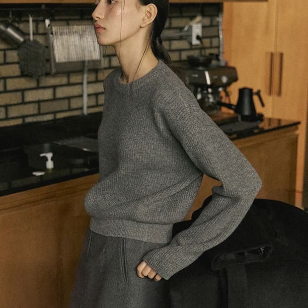 스텝어라운드- Cashmere drop round knit (CHARCO