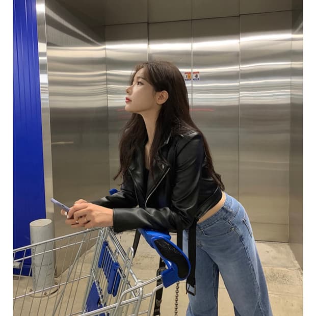 딜라잇문 크롭 라이더자켓