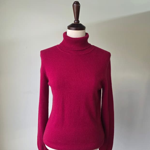 새제품 캐시미어100 폴라 니트