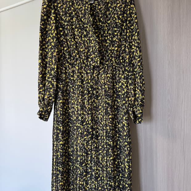 [마지막가격.판매] 앤더슨벨 엘리 플로럴 프릴 랩 드레스 (Yellow)