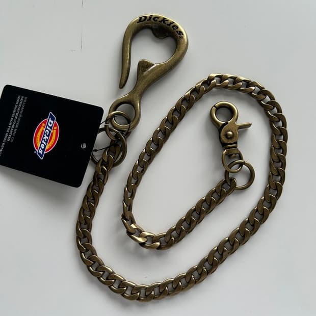 HOOK WALLET CHAIN