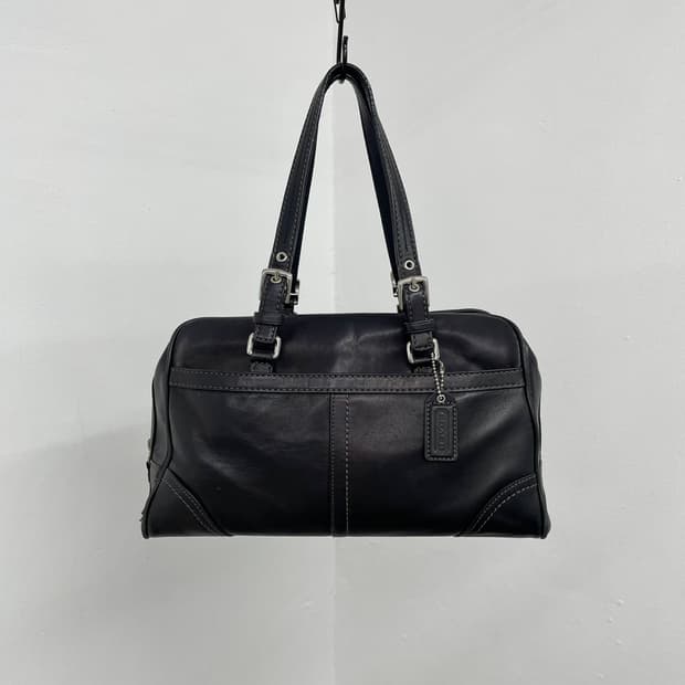 코치 블랙 레더 버클백