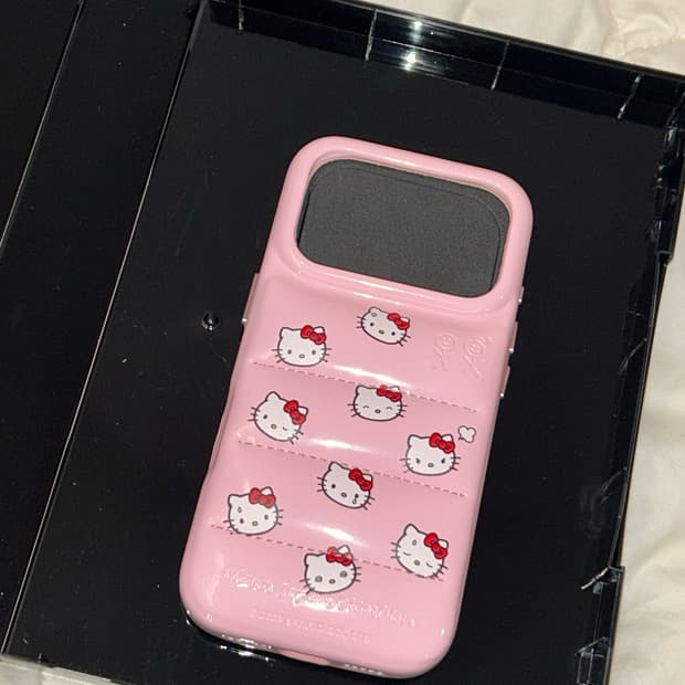 어반소피스티케이션 헬로키티 콜라보 폰케이스 아이폰17pro 프로