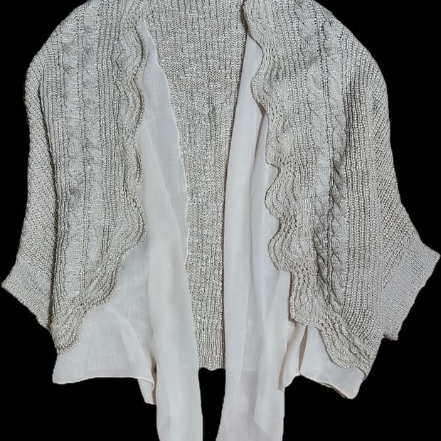 엑시즈팜 페어리 라떼갸루 베이지 케이프 니트 가디건