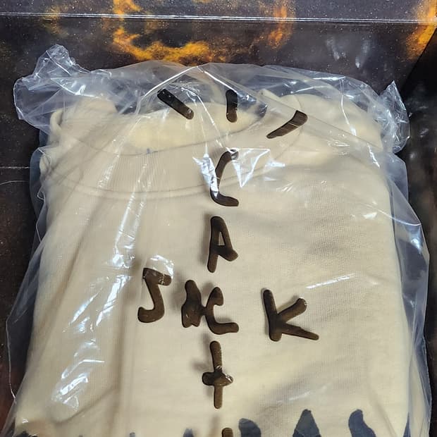 [L] 트래비스 스캇 머천 유토피아 베이지 맨투맨 캑터스 잭