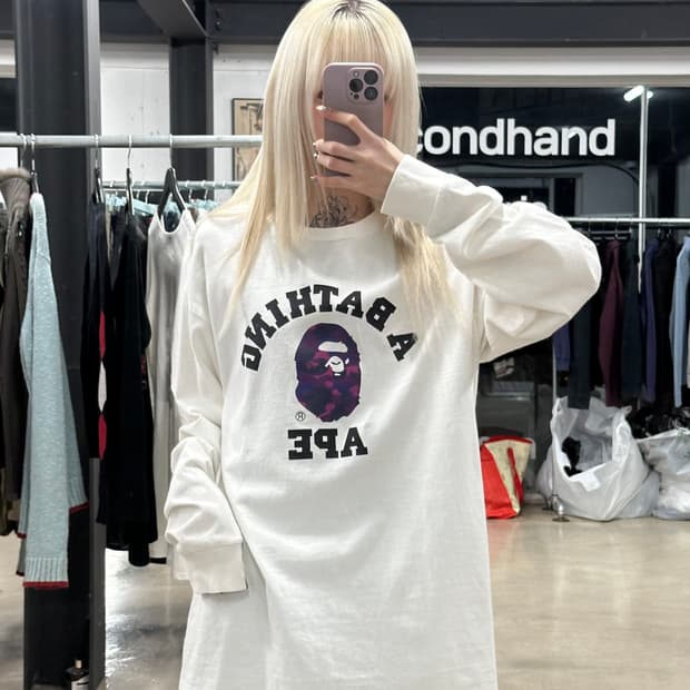 베이프 카모 컬리지 롱슬리브 티셔츠 화이트 퍼플