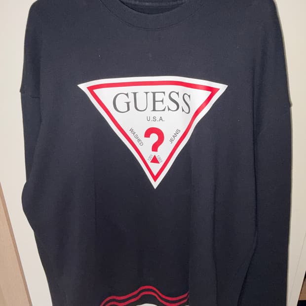 게스 GUESS 검정 맨투맨