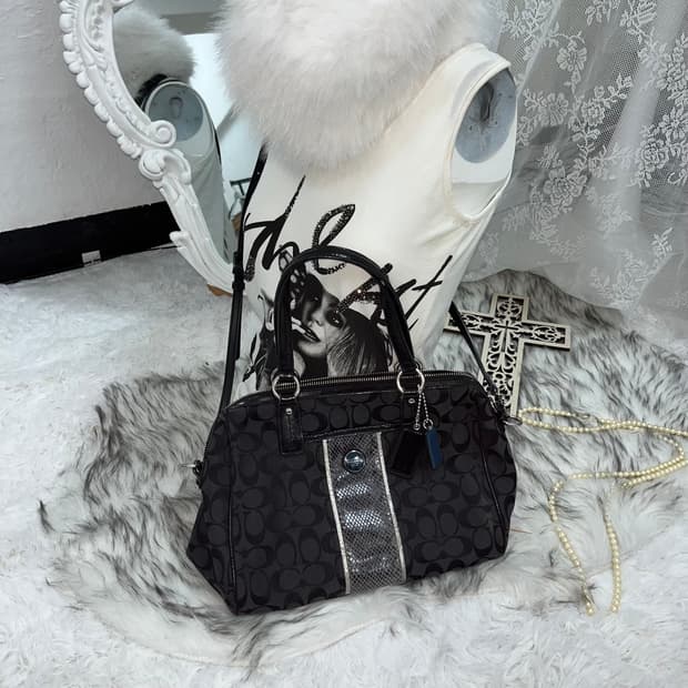 Coach 블랙 크로스백