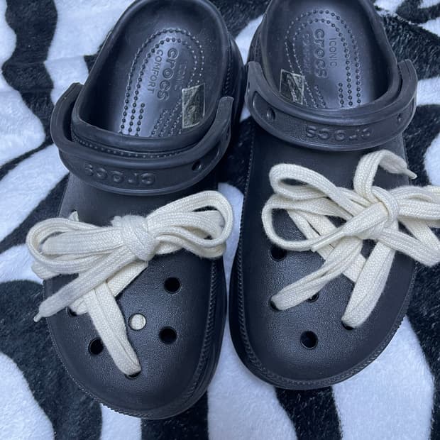 크록스 베이 블랙 W5 220