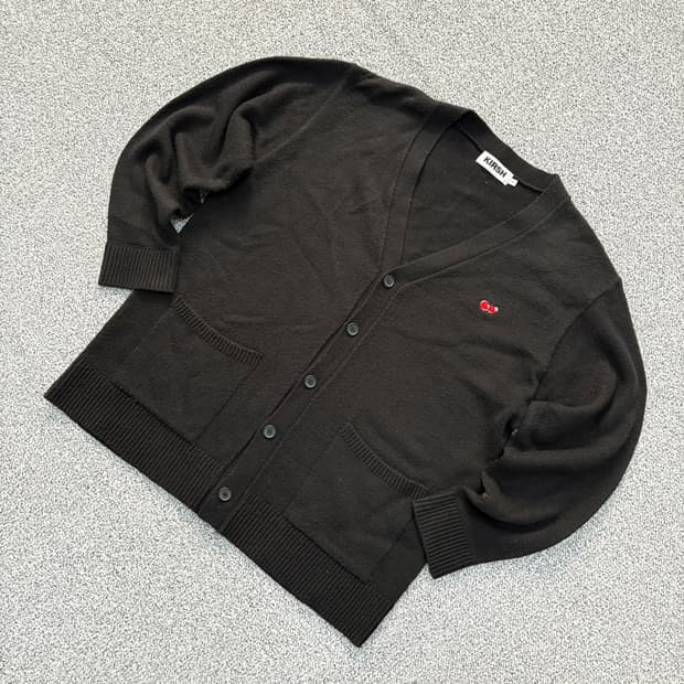 1 키르시 남성 앵두 로고 가디건 0324J