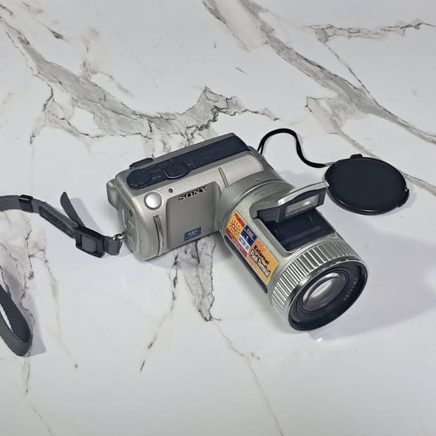 소니 사이버샷 DSC-F505V 빈티지카메라(전원불량)