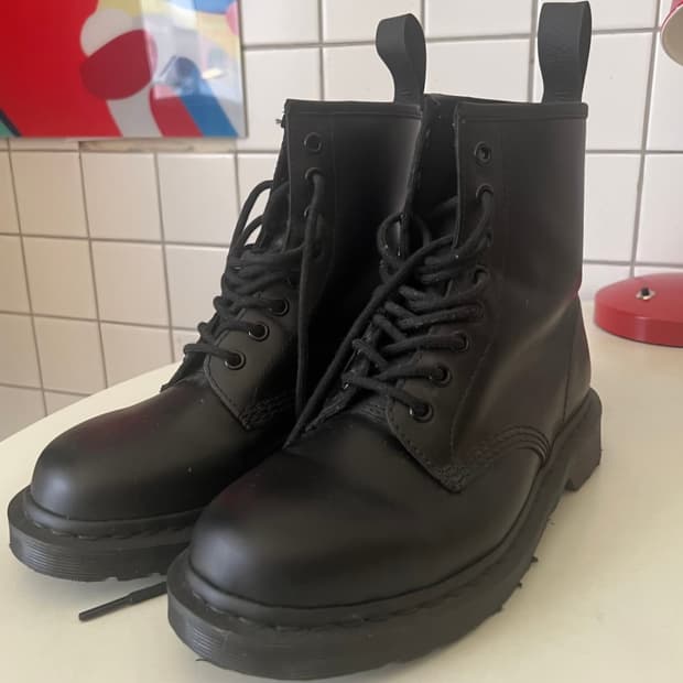 닥터마틴 1460 모노 8홀 245 사이즈