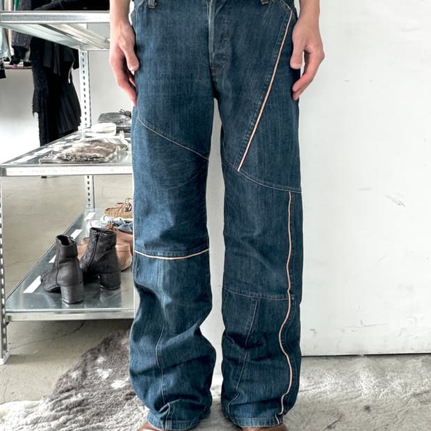 aba house 비대칭 패널 플레어 데님 팬츠